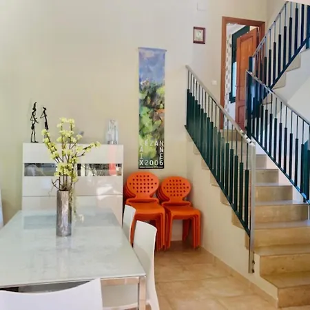 Genial Casa En Zona Exclusiva - Es-9-171